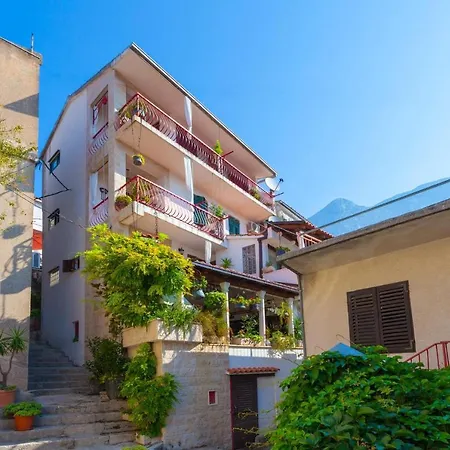 11063c Daire Makarska