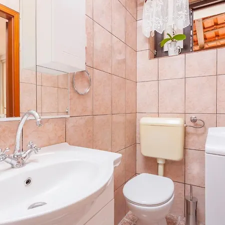 11063c Apartment *